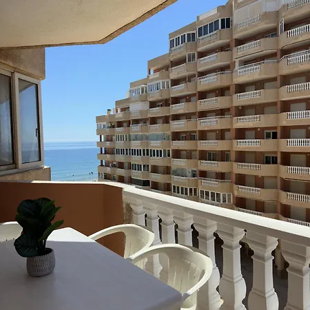 Hawaii V 25b - By Watermelon Apartment